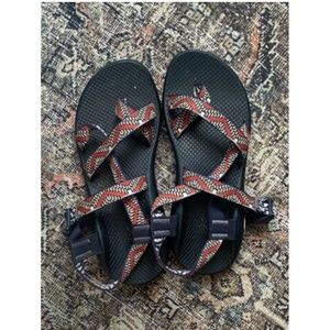 Chaco Women’s Z/Cloud 2 Classic Red Navy Blue Toe Strap Sport Sandals Size 10